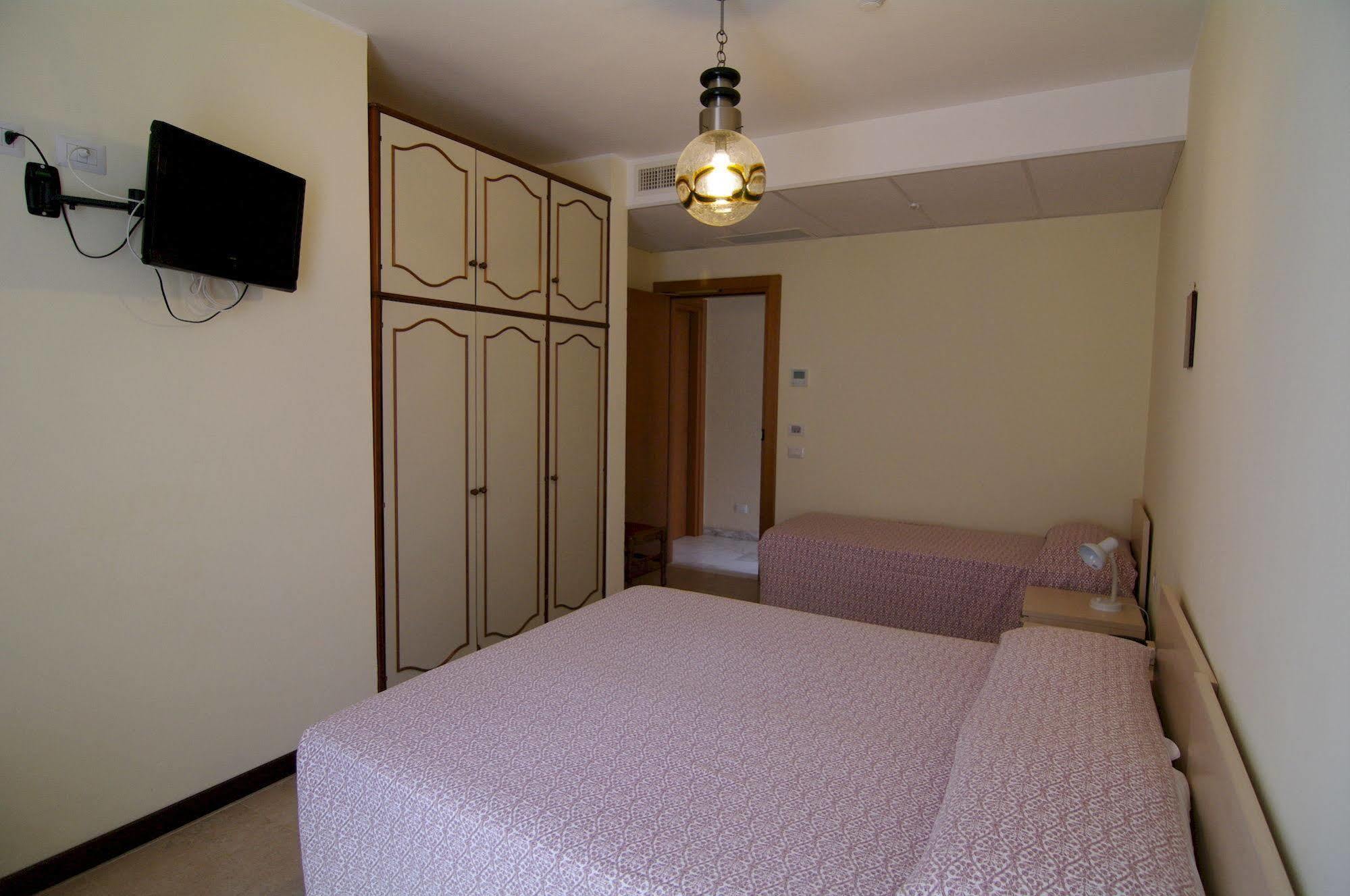 Albergo Madri Pie Noli Exterior foto