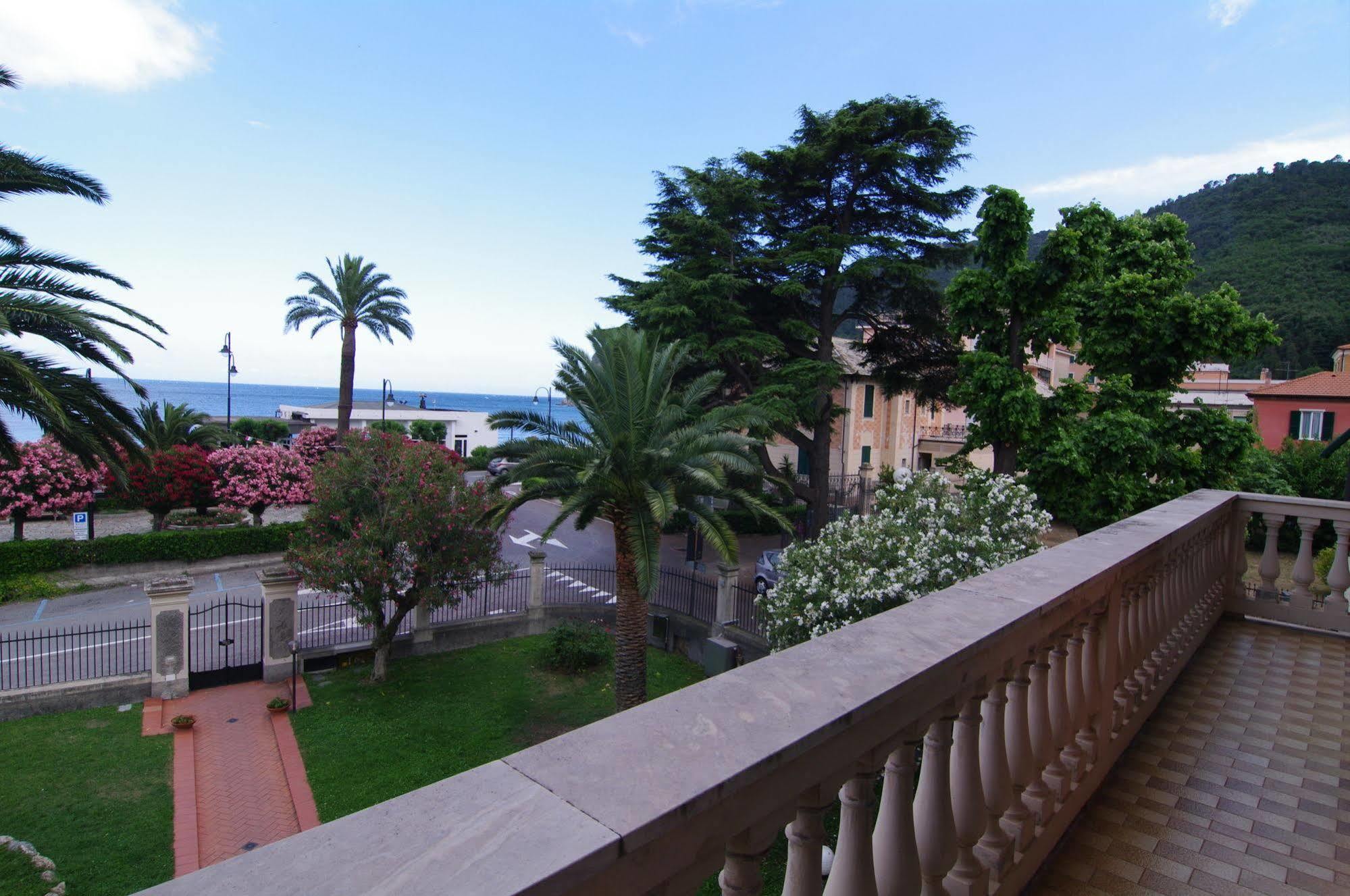 Albergo Madri Pie Noli Exterior foto