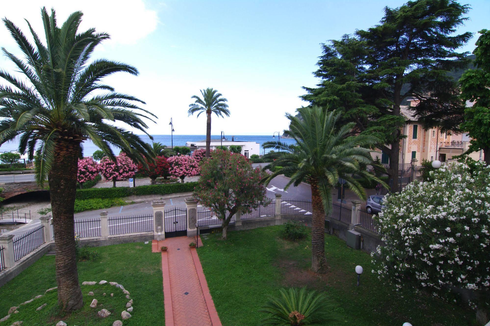 Albergo Madri Pie Noli Exterior foto
